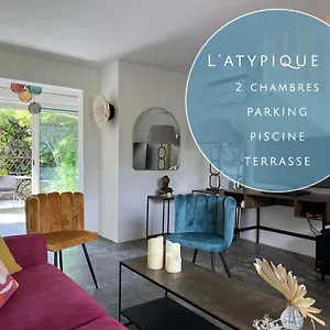 https://latypique-2-chambres-piscine-parking.fr-provencehotel.com