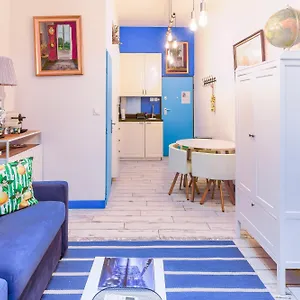 https://studio-travel-120m-vieux-port-climatis-calme.fr-provencehotel.com